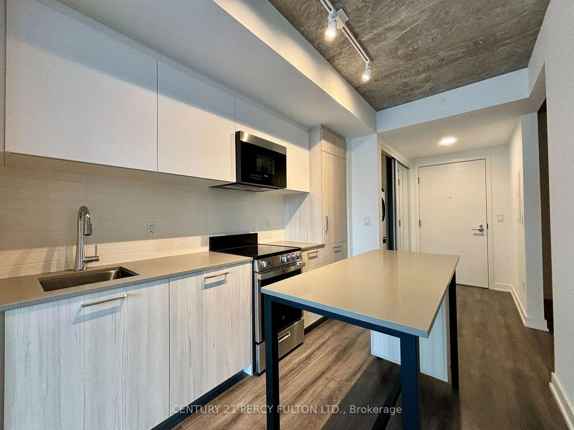 Photo 6 of Unit 802, 65 Mutual Street, Toronto, Church-Yonge Corridor — HOMEH