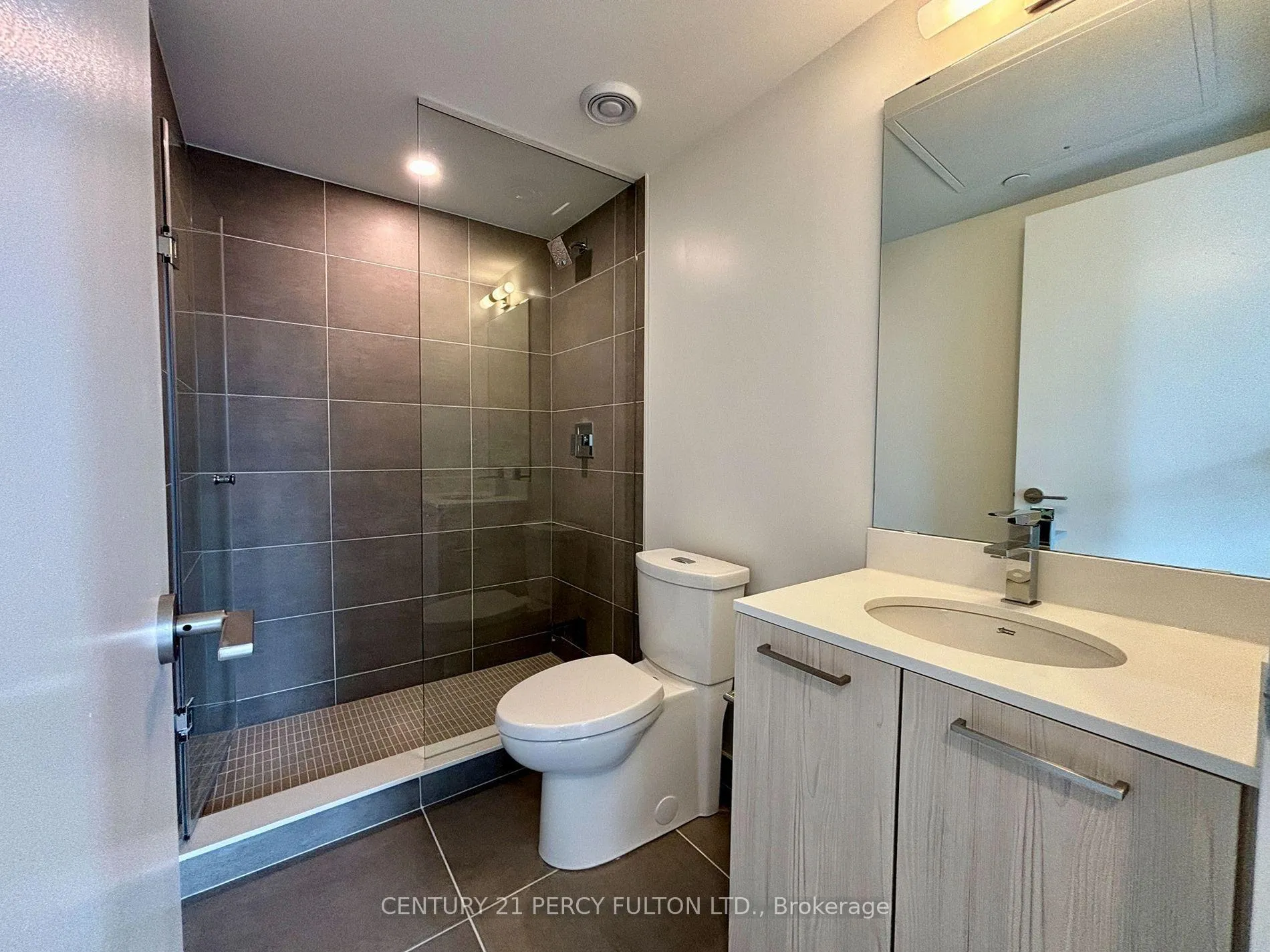 Photo 9 of Unit 802, 65 Mutual Street, Toronto, Church-Yonge Corridor — HOMEH