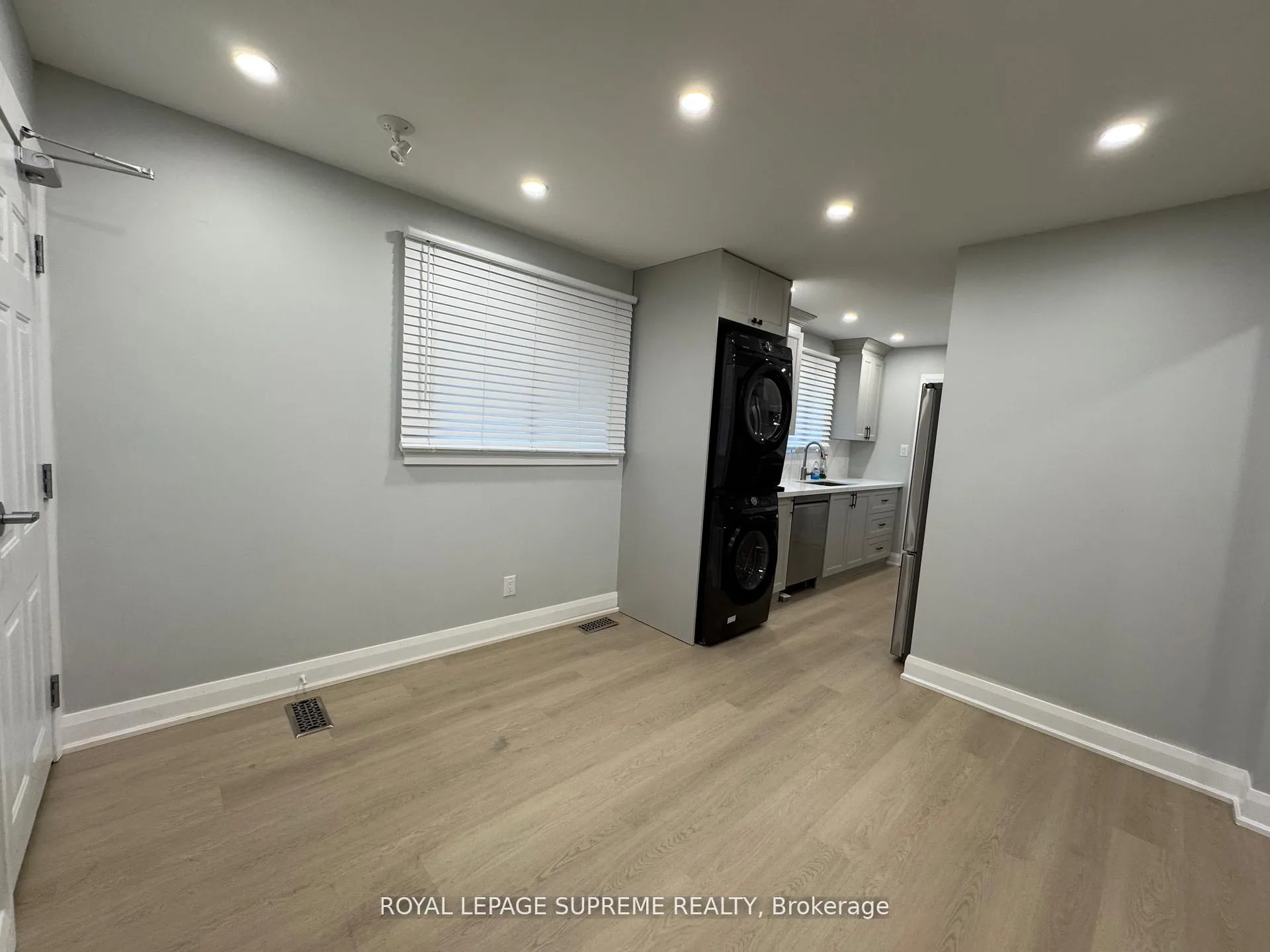 Photo 5 of Unit Upper, 8 Redwood Court, Barrie, Grove East — HOMEH