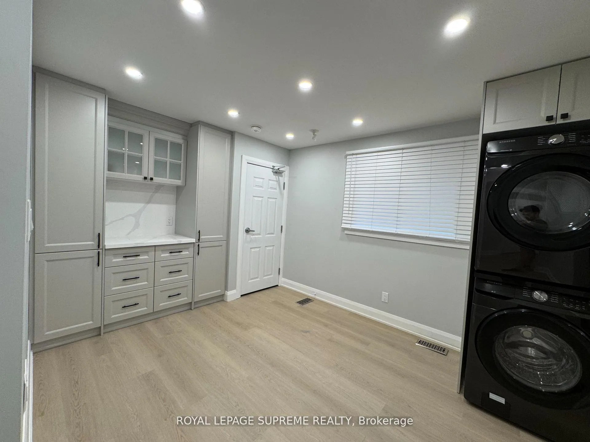 Photo 6 of Unit Upper, 8 Redwood Court, Barrie, Grove East — HOMEH