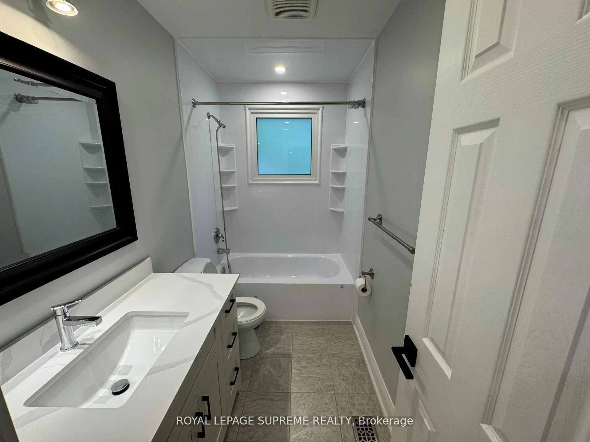 Photo 9 of Unit Upper, 8 Redwood Court, Barrie, Grove East — HOMEH