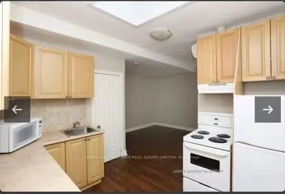 Photo 2 of Unit 2, 133 Fifth Street, Etobicoke, New Toronto — HOMEH
