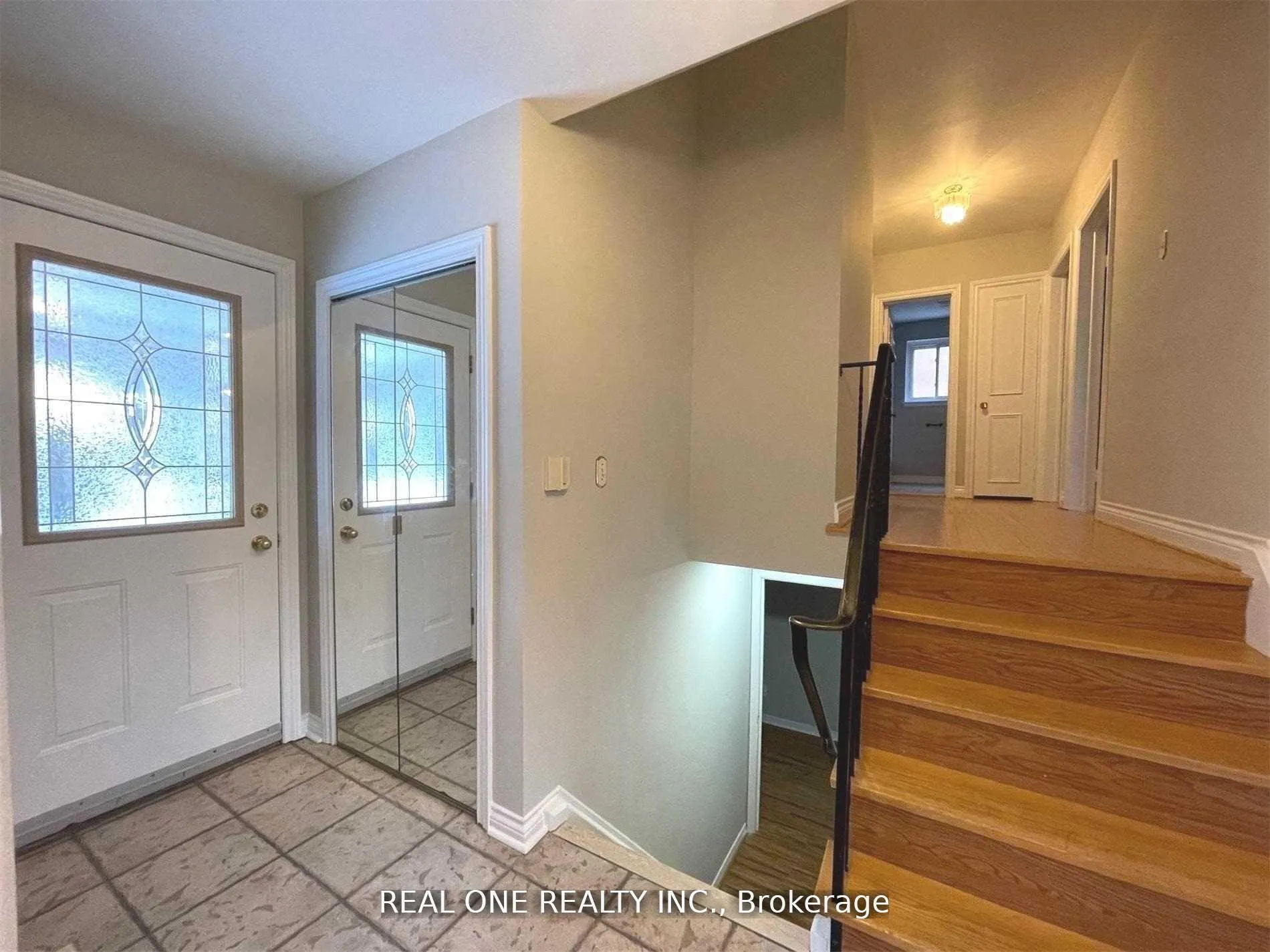 Photo 3 of 17 Valleycrest Avenue, Markham, Bullock — HOMEH