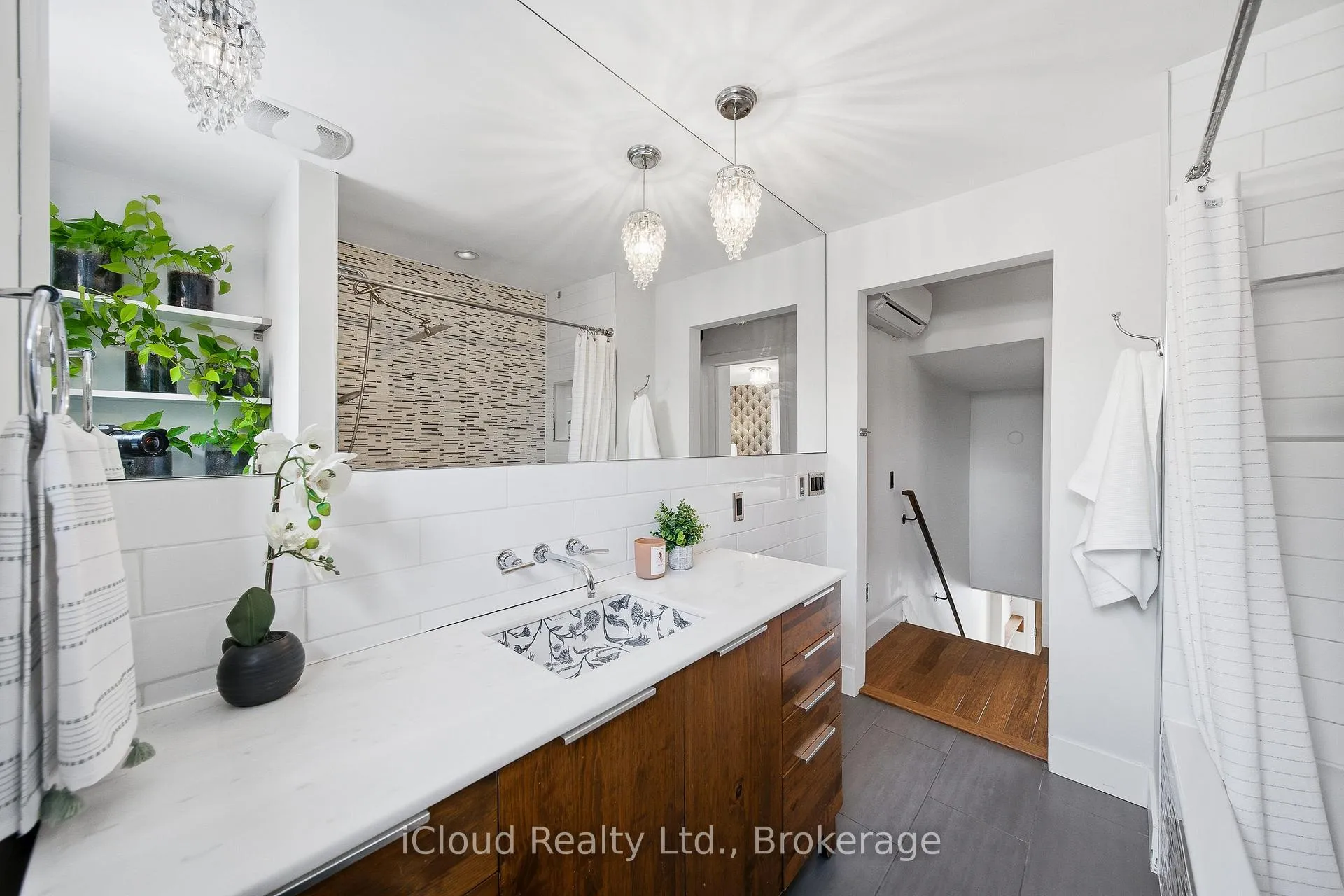 Photo 31 of 56 Arundel Avenue, Toronto, Playter Estates-Danforth — HOMEH