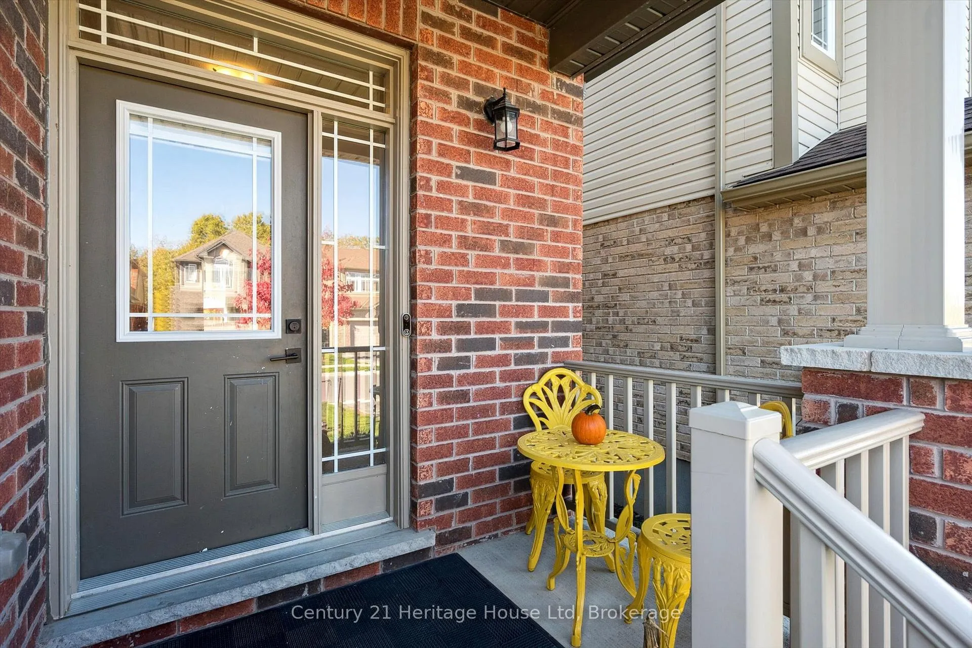 Photo 4 of 184 Macalister Boulevard, Guelph, Kortright East — HOMEH