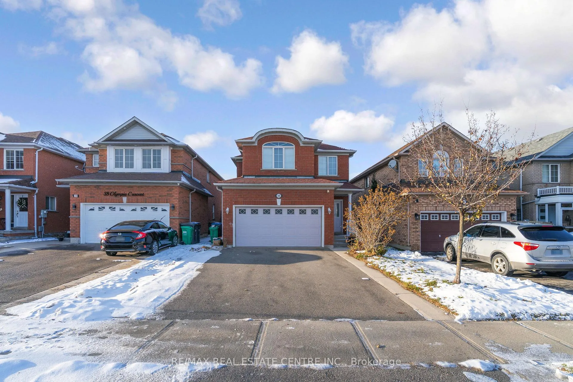 Photo 4 of 40 Olympia Crescent, Brampton, Fletcher's Meadow — HOMEH
