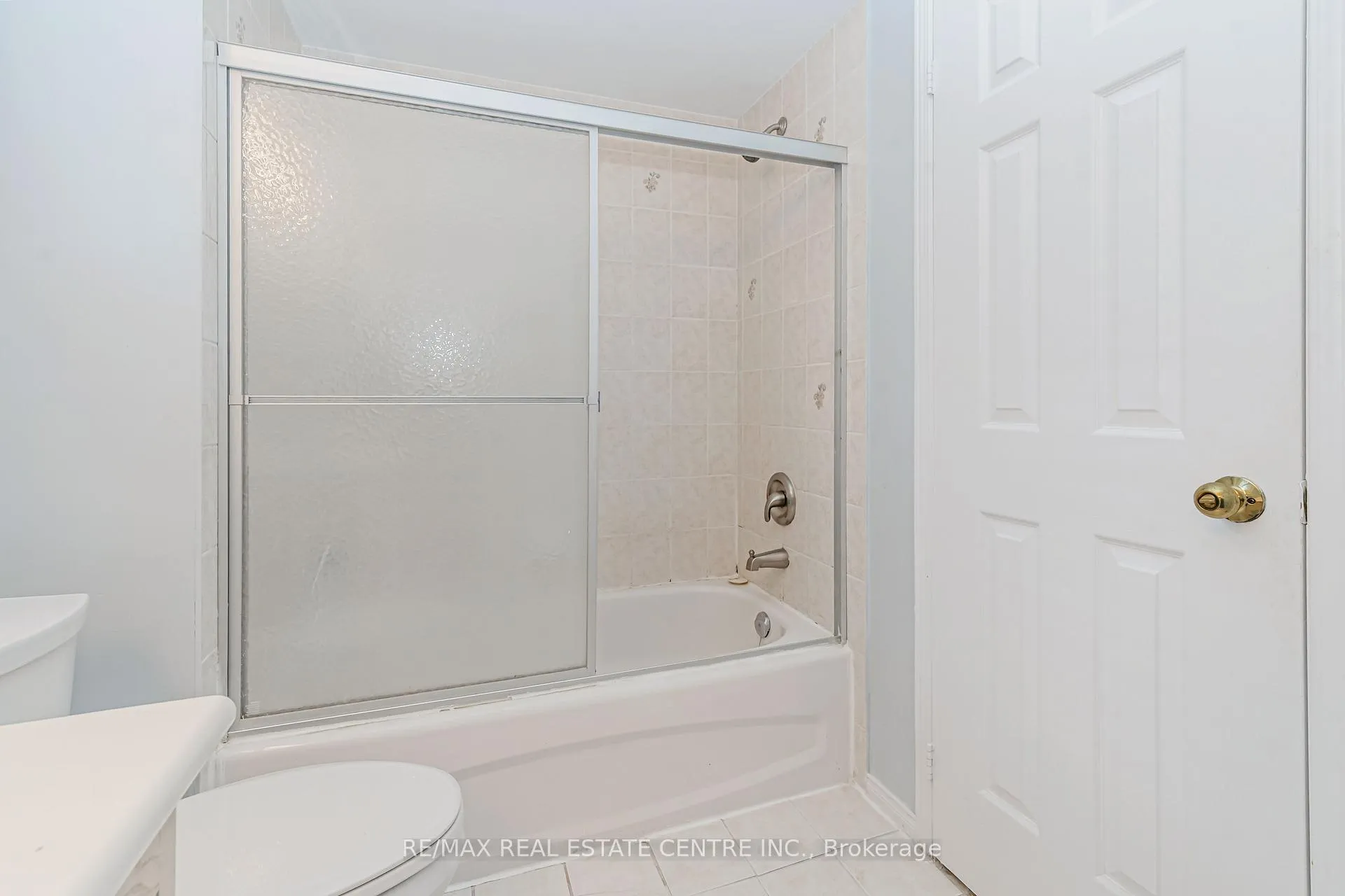 Photo 21 of 40 Olympia Crescent, Brampton, Fletcher's Meadow — HOMEH
