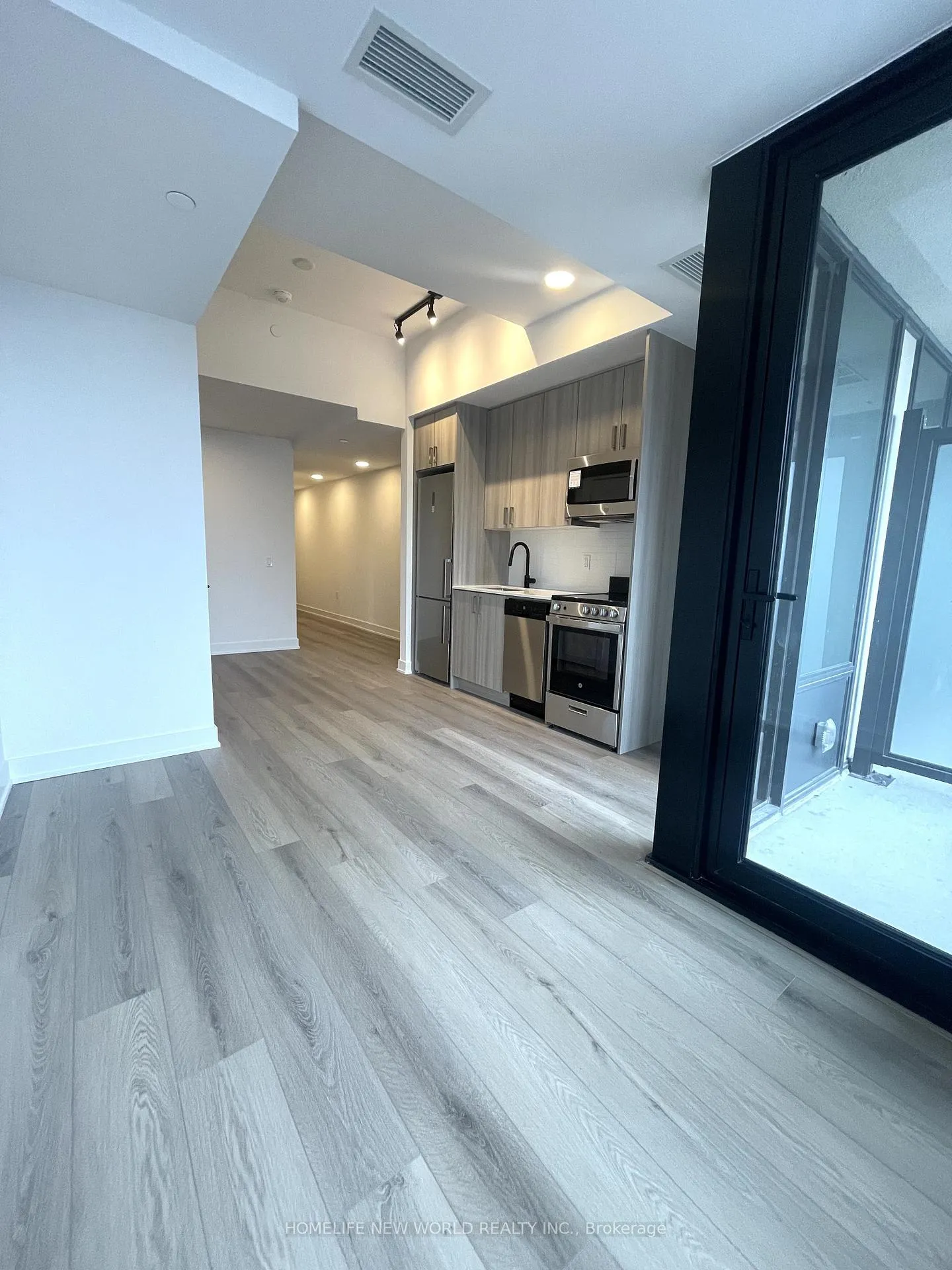 Photo 3 of Unit 608, 758 Dovercourt Road, Toronto, Dovercourt-Wallace Emerson-Junction — HOMEH