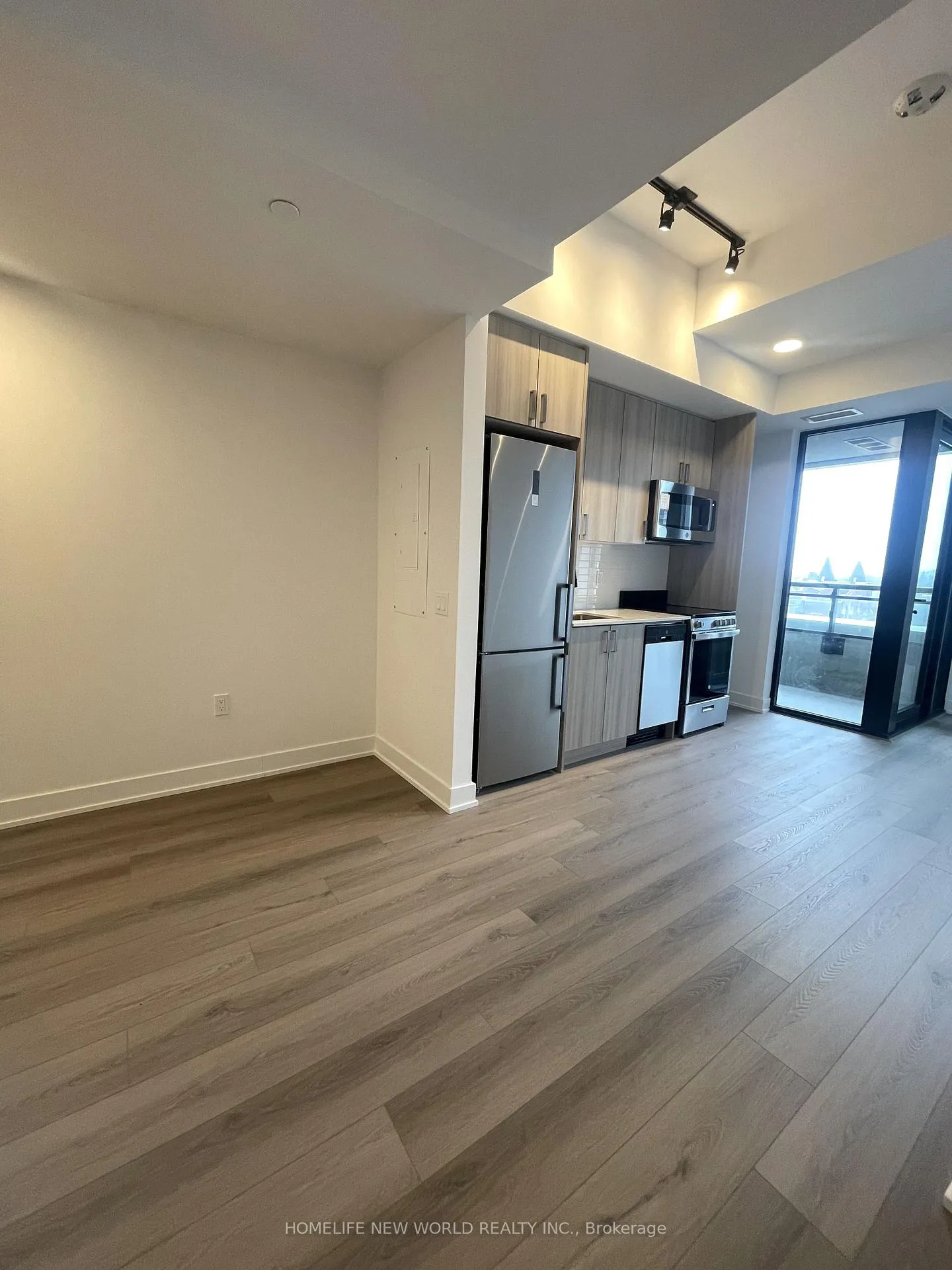 Photo 4 of Unit 608, 758 Dovercourt Road, Toronto, Dovercourt-Wallace Emerson-Junction — HOMEH