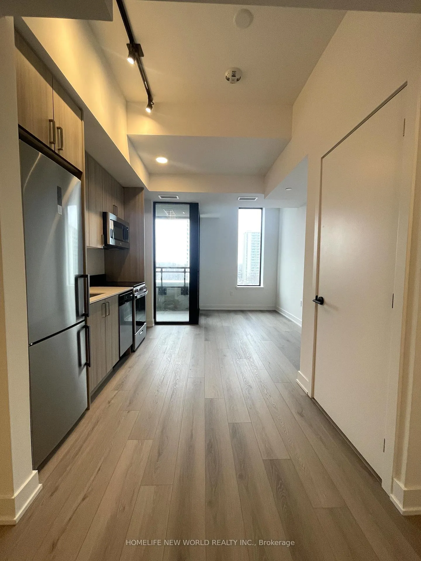 Photo 5 of Unit 608, 758 Dovercourt Road, Toronto, Dovercourt-Wallace Emerson-Junction — HOMEH