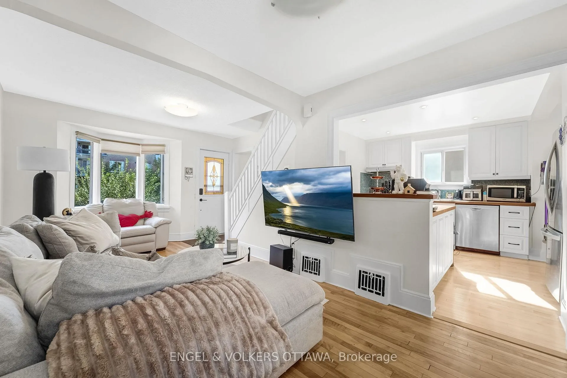 Photo 5 of 46 Holland Avenue, Ottawa, Ottawa West — HOMEH