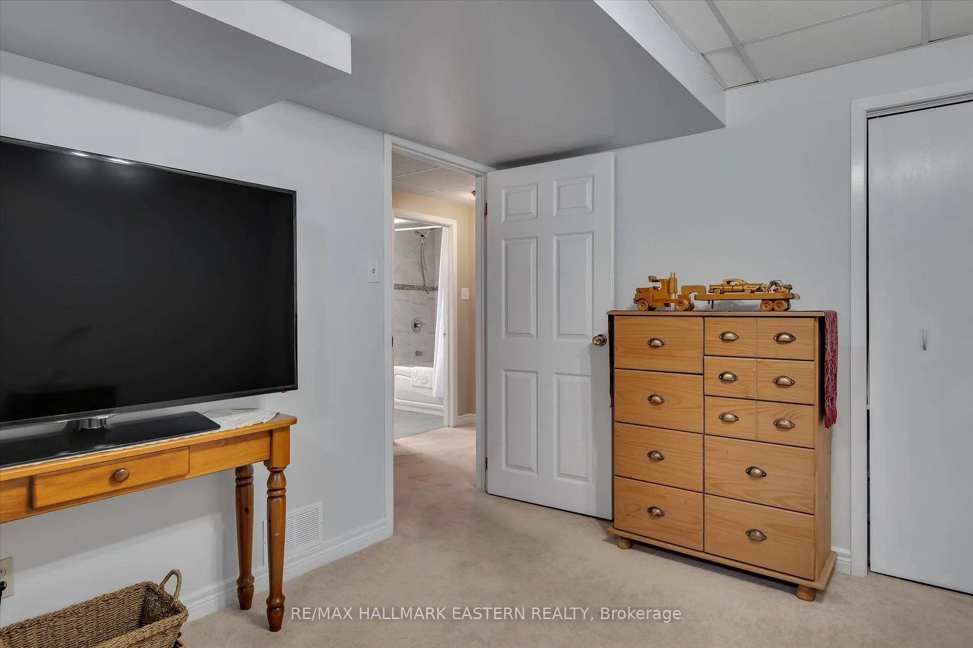 Photo 34 of 2574 Foxmeadow Road, Peterborough, Ashburnham Ward 4 — HOMEH
