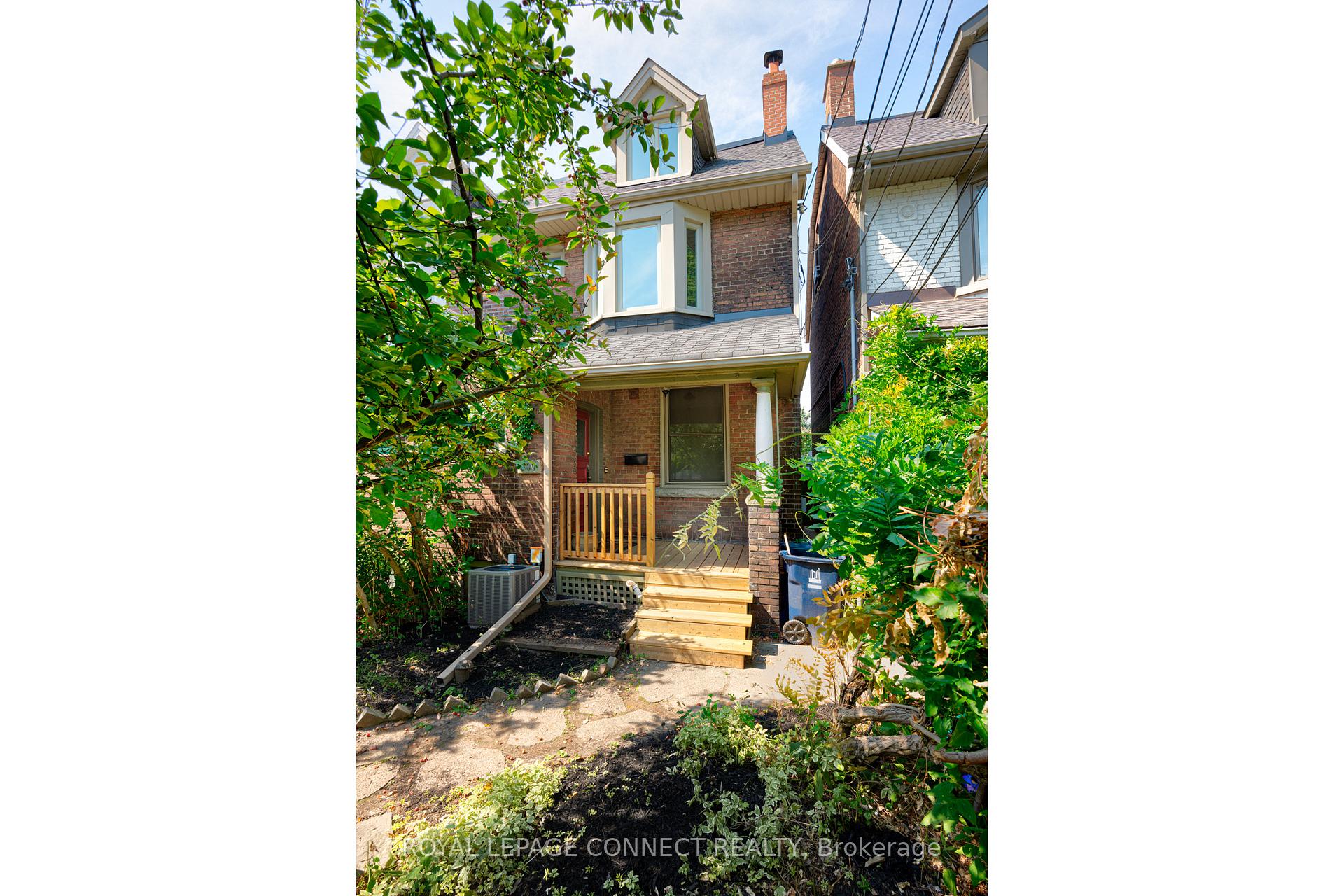 Photo 2 of Unit Upper, 300 Gladstone Avenue, Toronto, Little Portugal — HOMEH