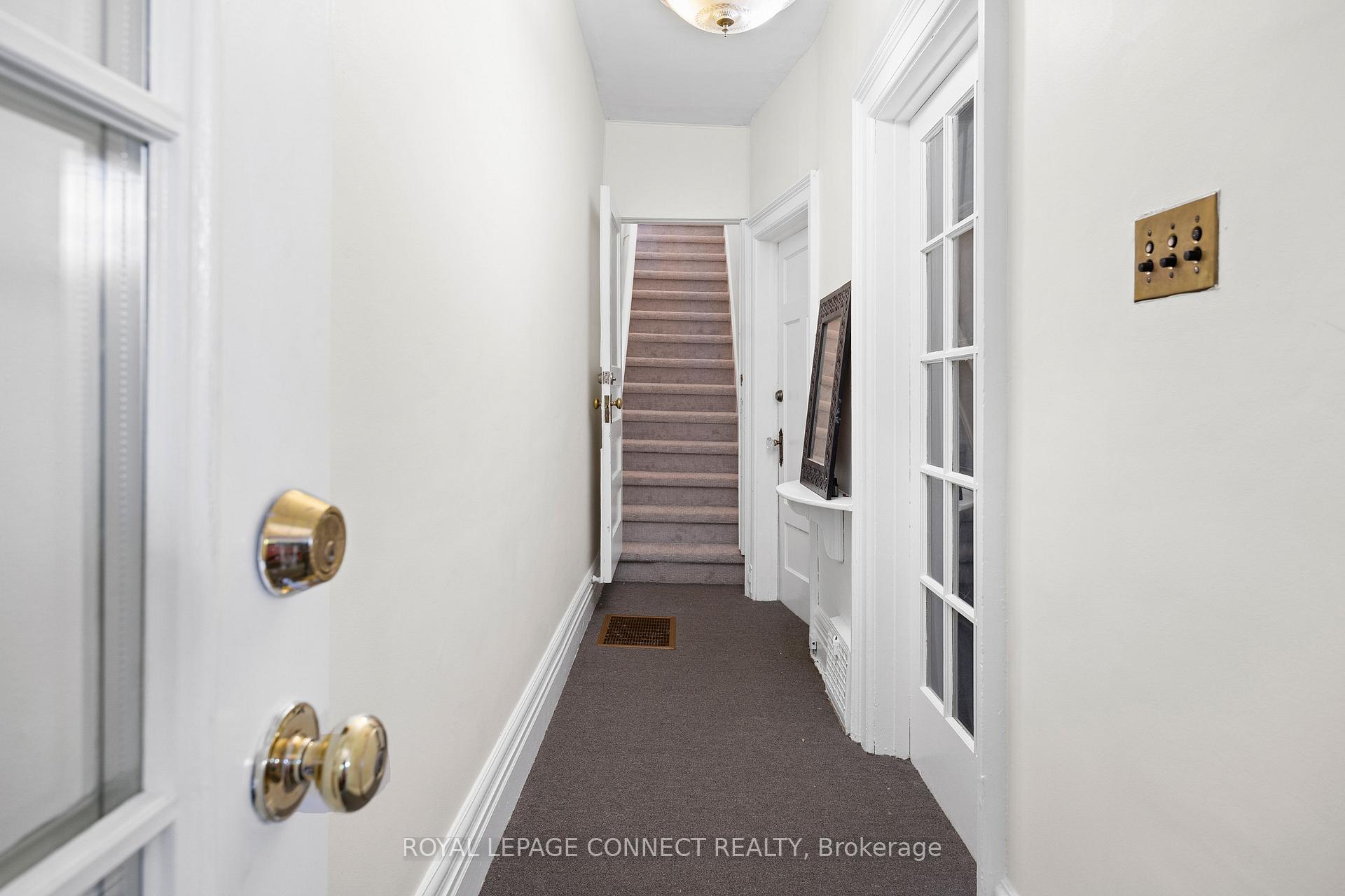 Photo 6 of Unit Upper, 300 Gladstone Avenue, Toronto, Little Portugal — HOMEH