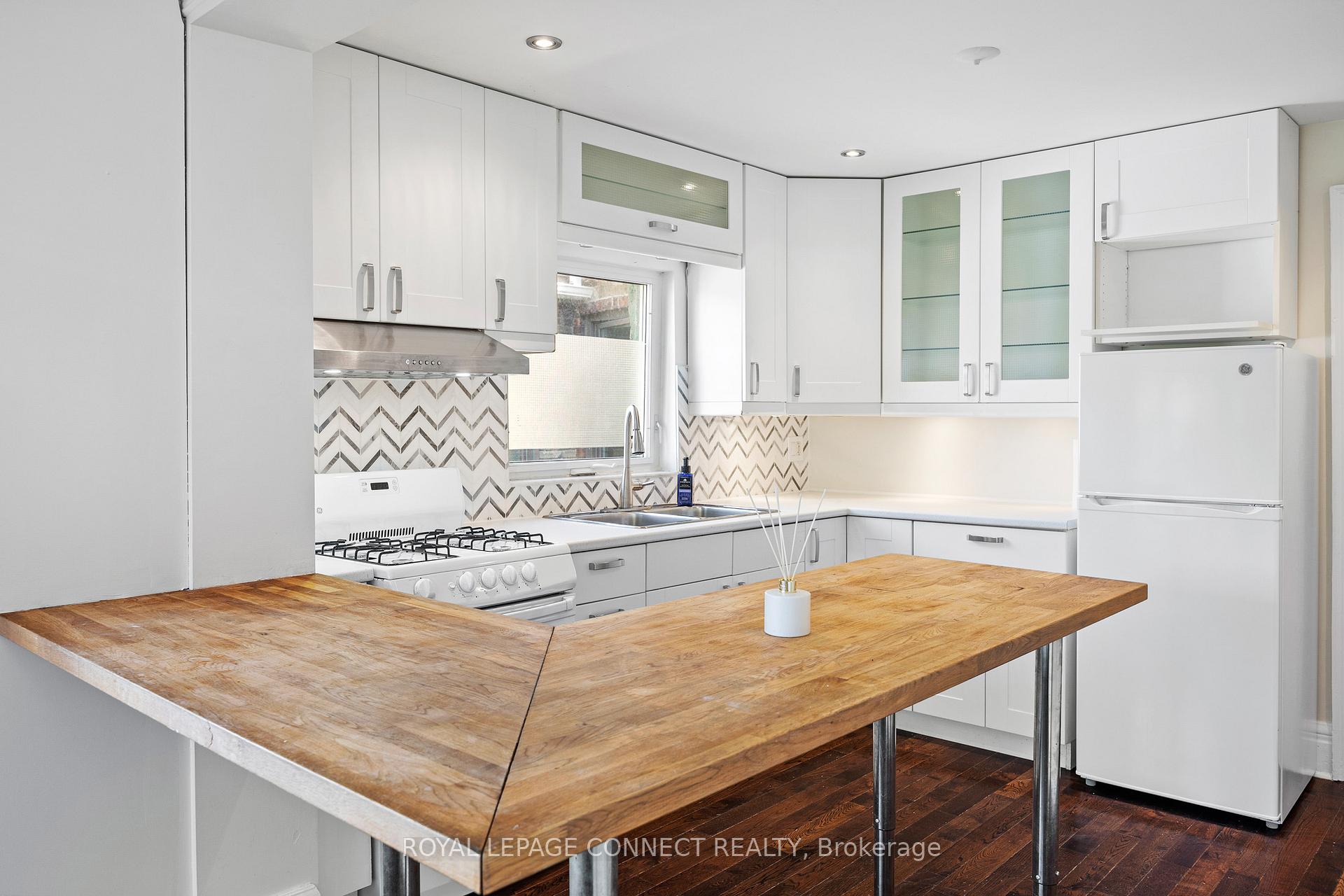 Photo 10 of Unit Upper, 300 Gladstone Avenue, Toronto, Little Portugal — HOMEH