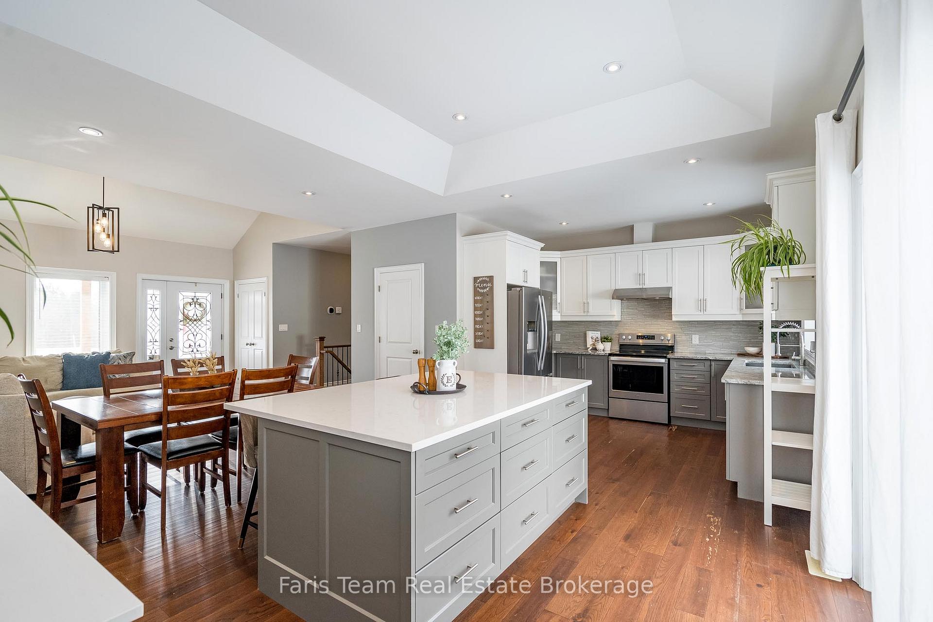 Photo 4 of 20 Rue Helene, Tiny, Lafontaine — HOMEH