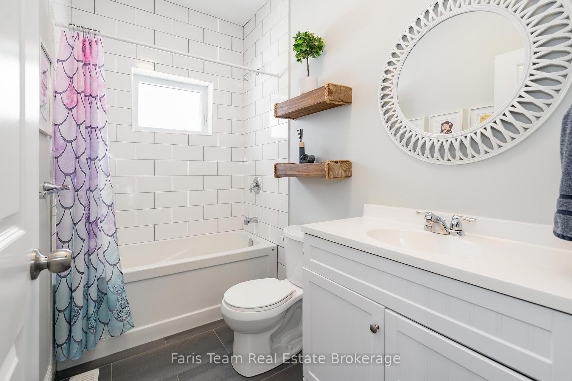 Photo 11 of 20 Rue Helene, Tiny, Lafontaine — HOMEH