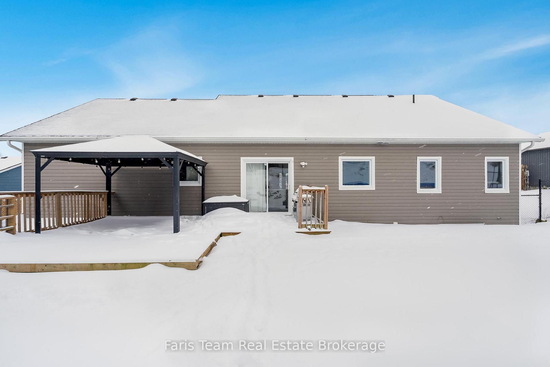 Photo 17 of 20 Rue Helene, Tiny, Lafontaine — HOMEH