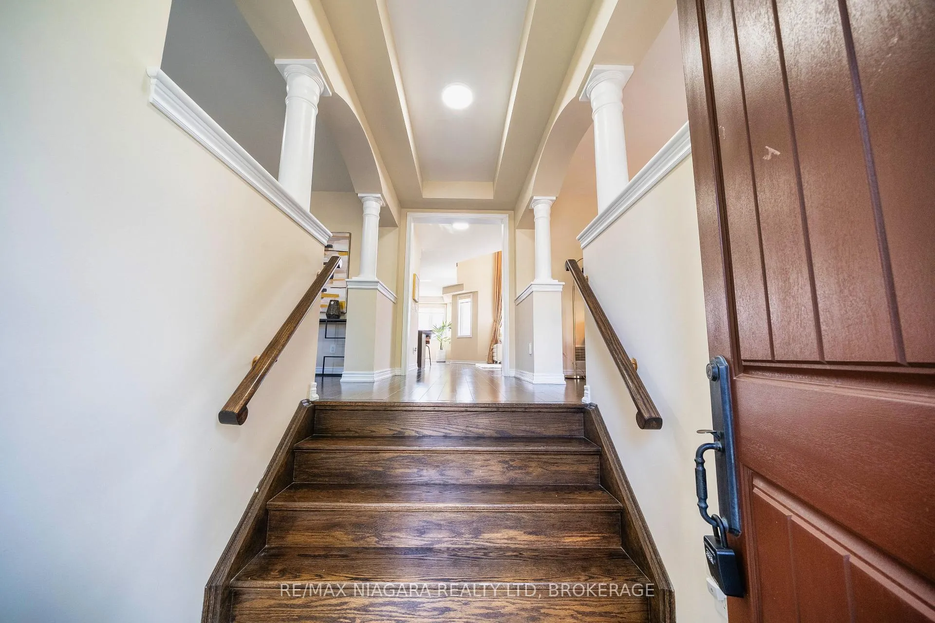 Photo 4 of 40 Dungannon Drive, Markham, Angus Glen — HOMEH