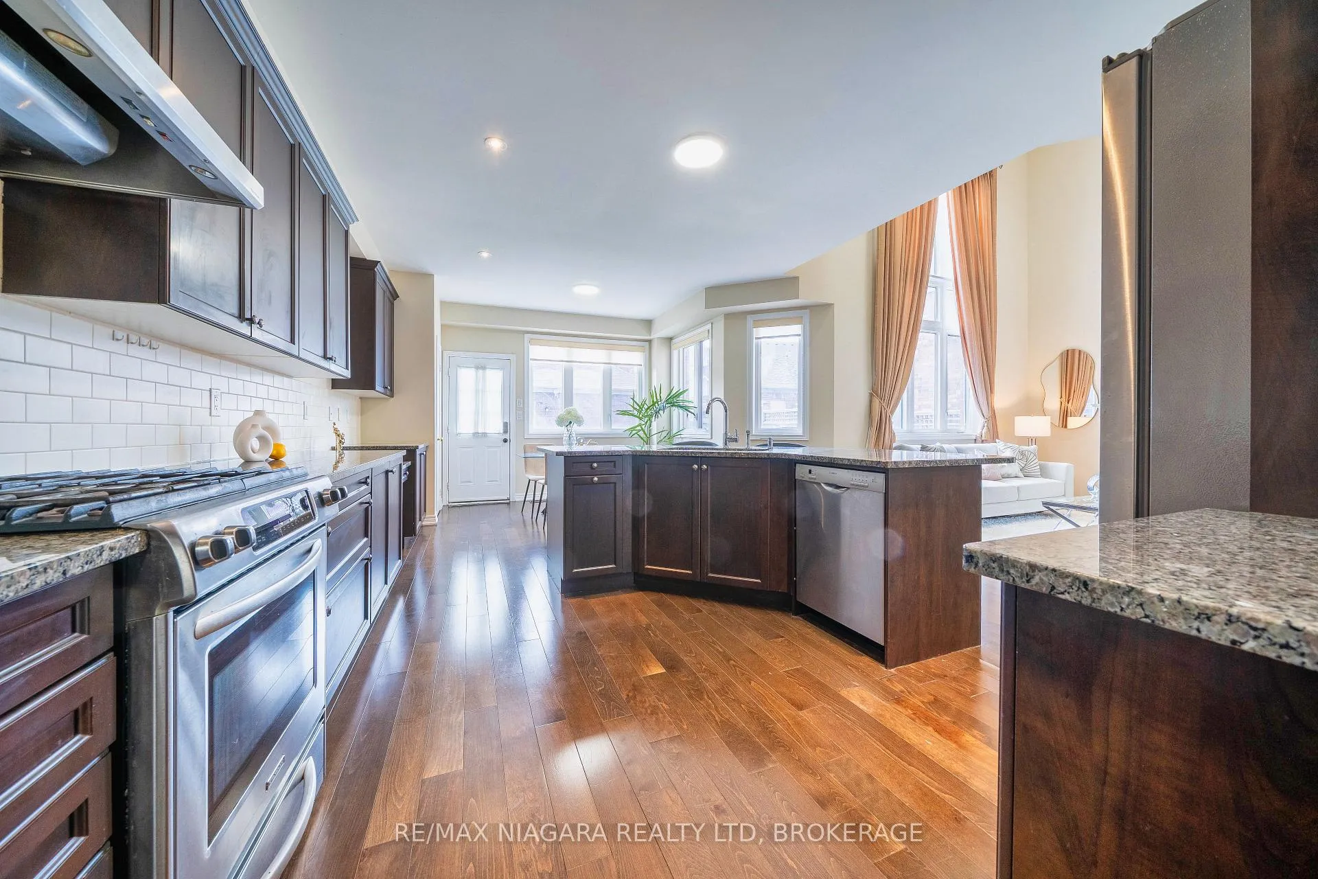 Photo 14 of 40 Dungannon Drive, Markham, Angus Glen — HOMEH
