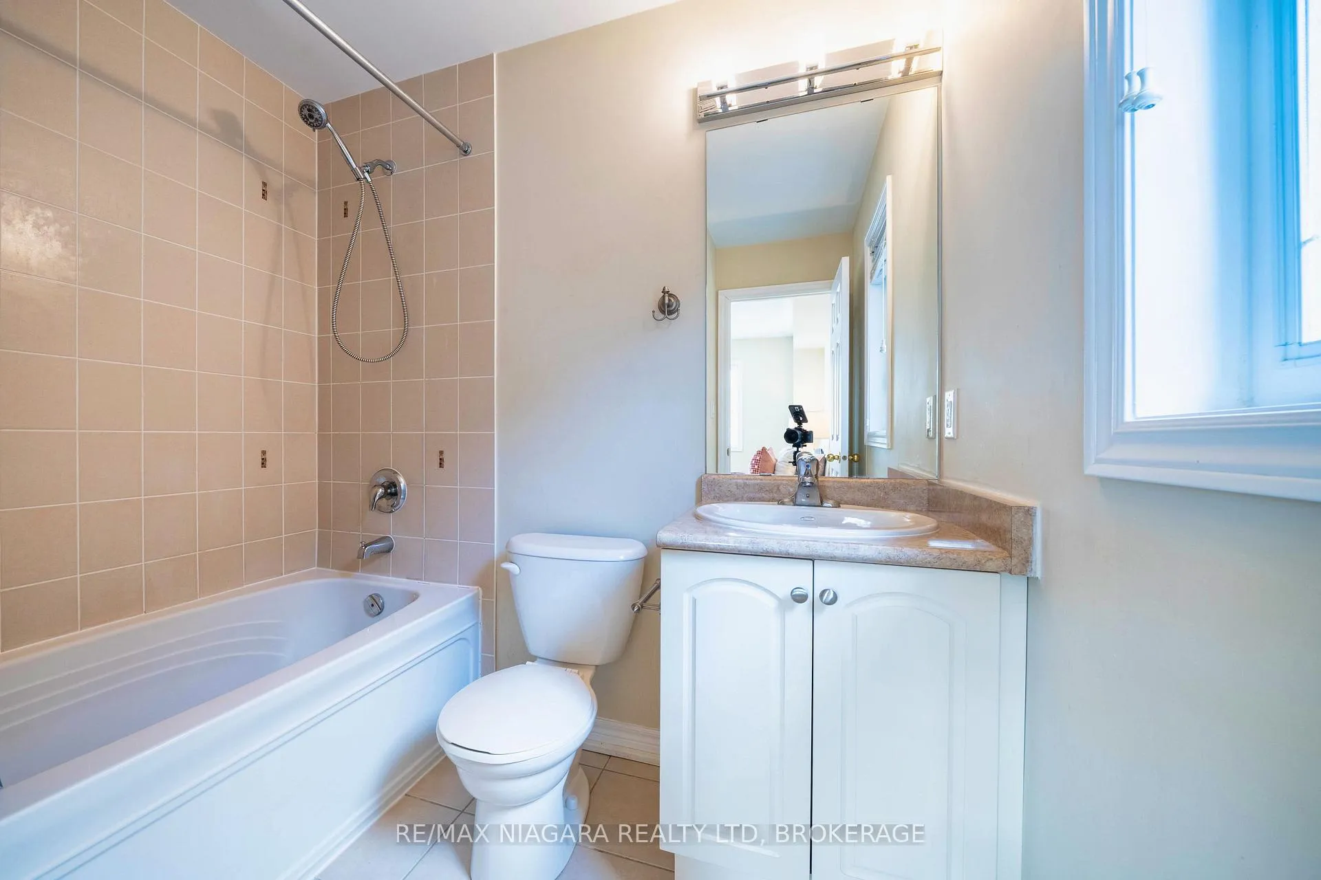 Photo 27 of 40 Dungannon Drive, Markham, Angus Glen — HOMEH