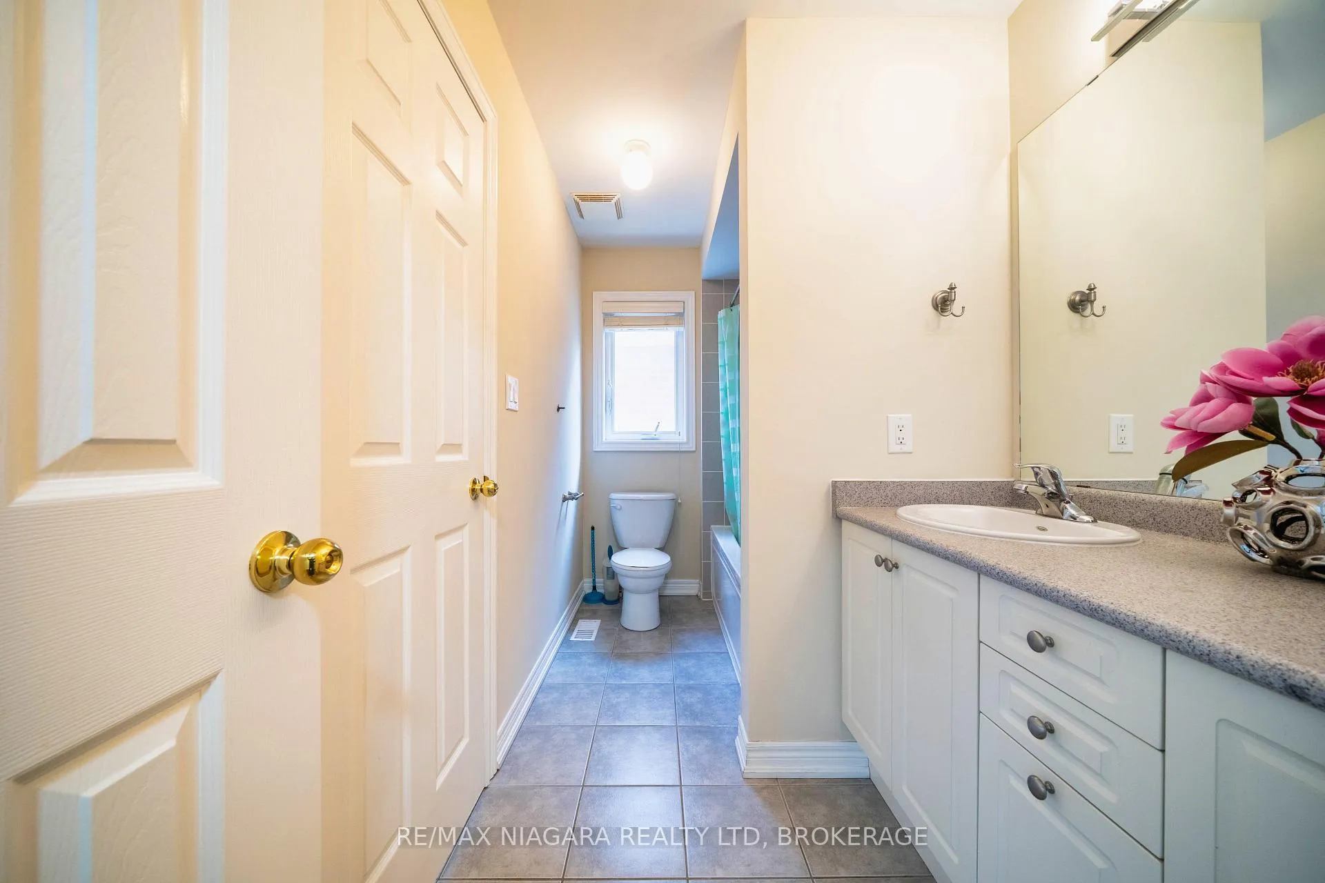 Photo 30 of 40 Dungannon Drive, Markham, Angus Glen — HOMEH