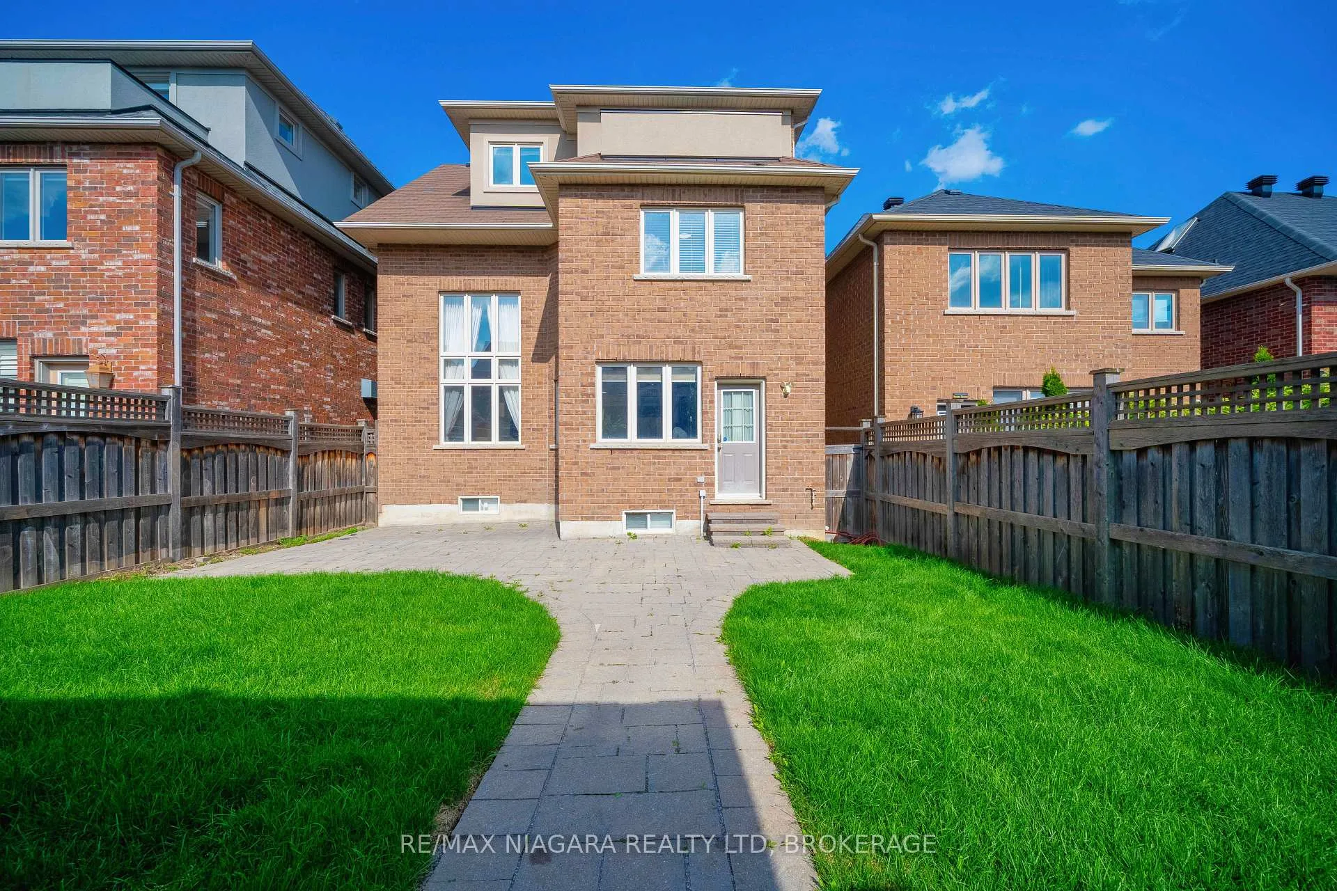 Photo 48 of 40 Dungannon Drive, Markham, Angus Glen — HOMEH