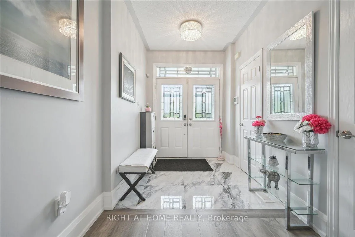 Photo 3 of 1449 Laurier Avenue, Milton, Clarke — HOMEH