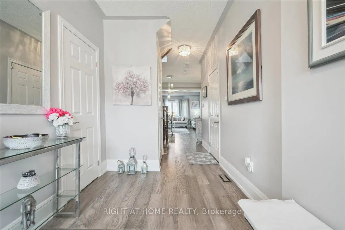 Photo 4 of 1449 Laurier Avenue, Milton, Clarke — HOMEH