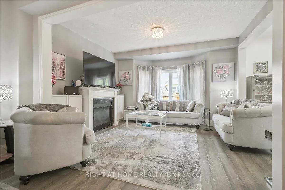 Photo 8 of 1449 Laurier Avenue, Milton, Clarke — HOMEH