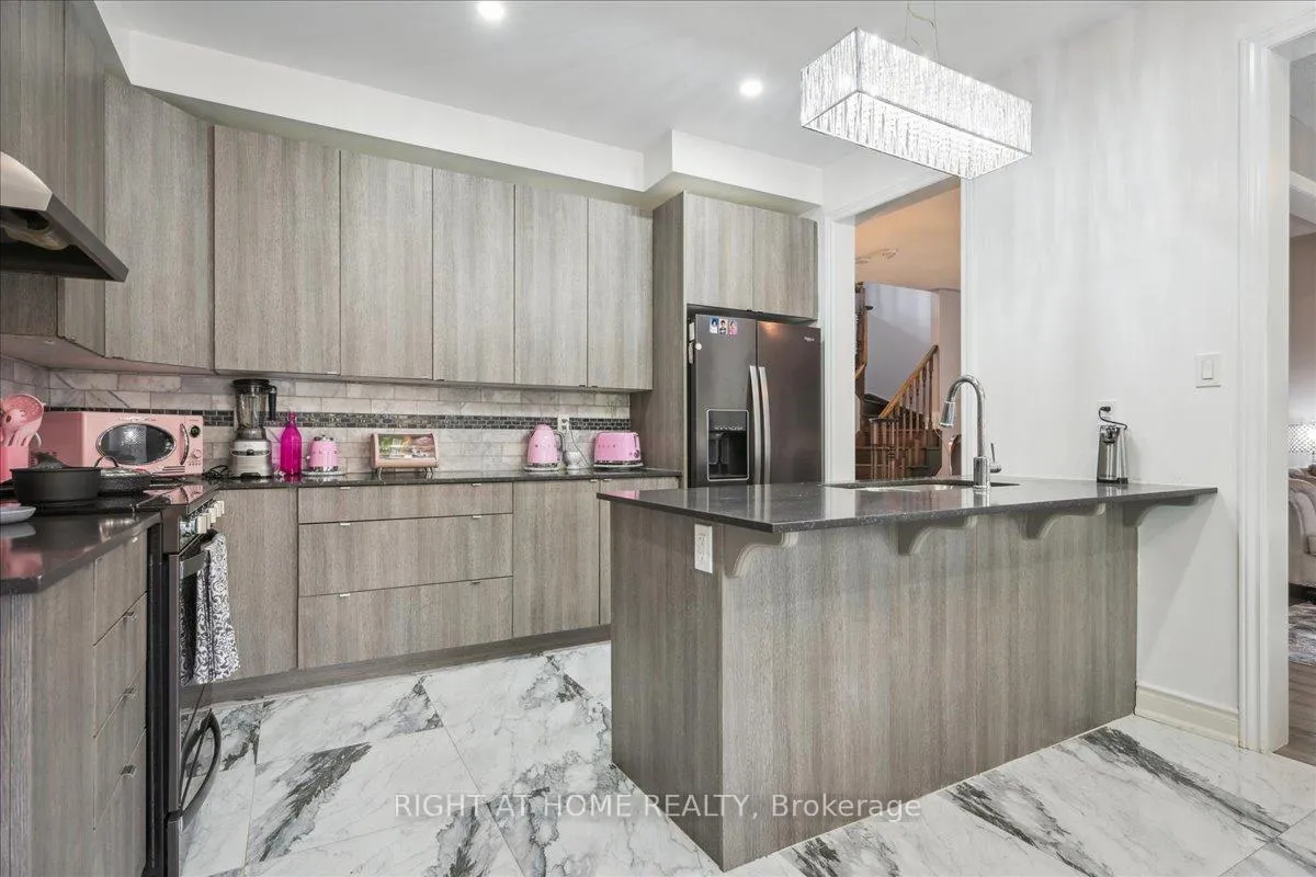 Photo 12 of 1449 Laurier Avenue, Milton, Clarke — HOMEH