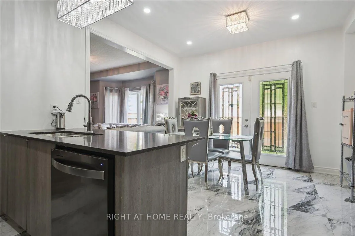 Photo 13 of 1449 Laurier Avenue, Milton, Clarke — HOMEH