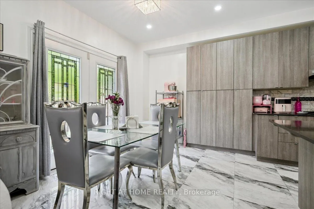 Photo 14 of 1449 Laurier Avenue, Milton, Clarke — HOMEH