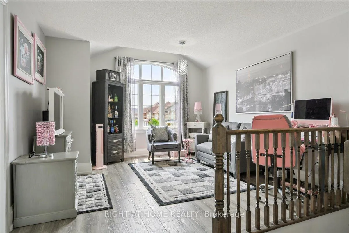 Photo 15 of 1449 Laurier Avenue, Milton, Clarke — HOMEH