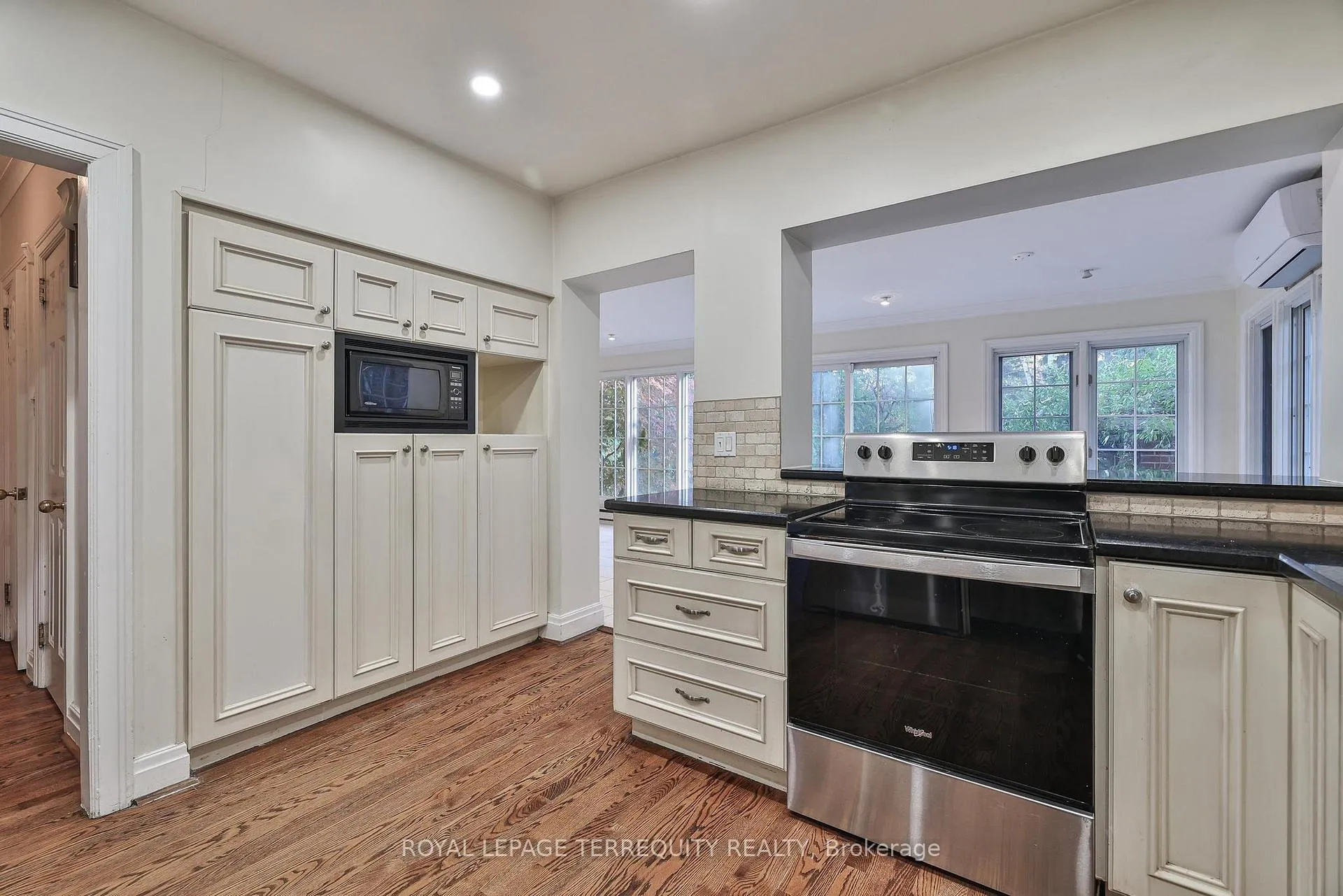 Photo 14 of 5 Apsley Road, Toronto, Bedford Park-Nortown — HOMEH