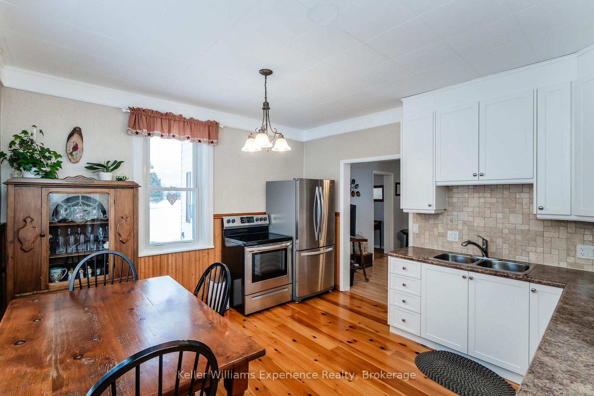 Photo 5 of 159 Concession Rd 3 W, Tiny, Rural Tiny — HOMEH