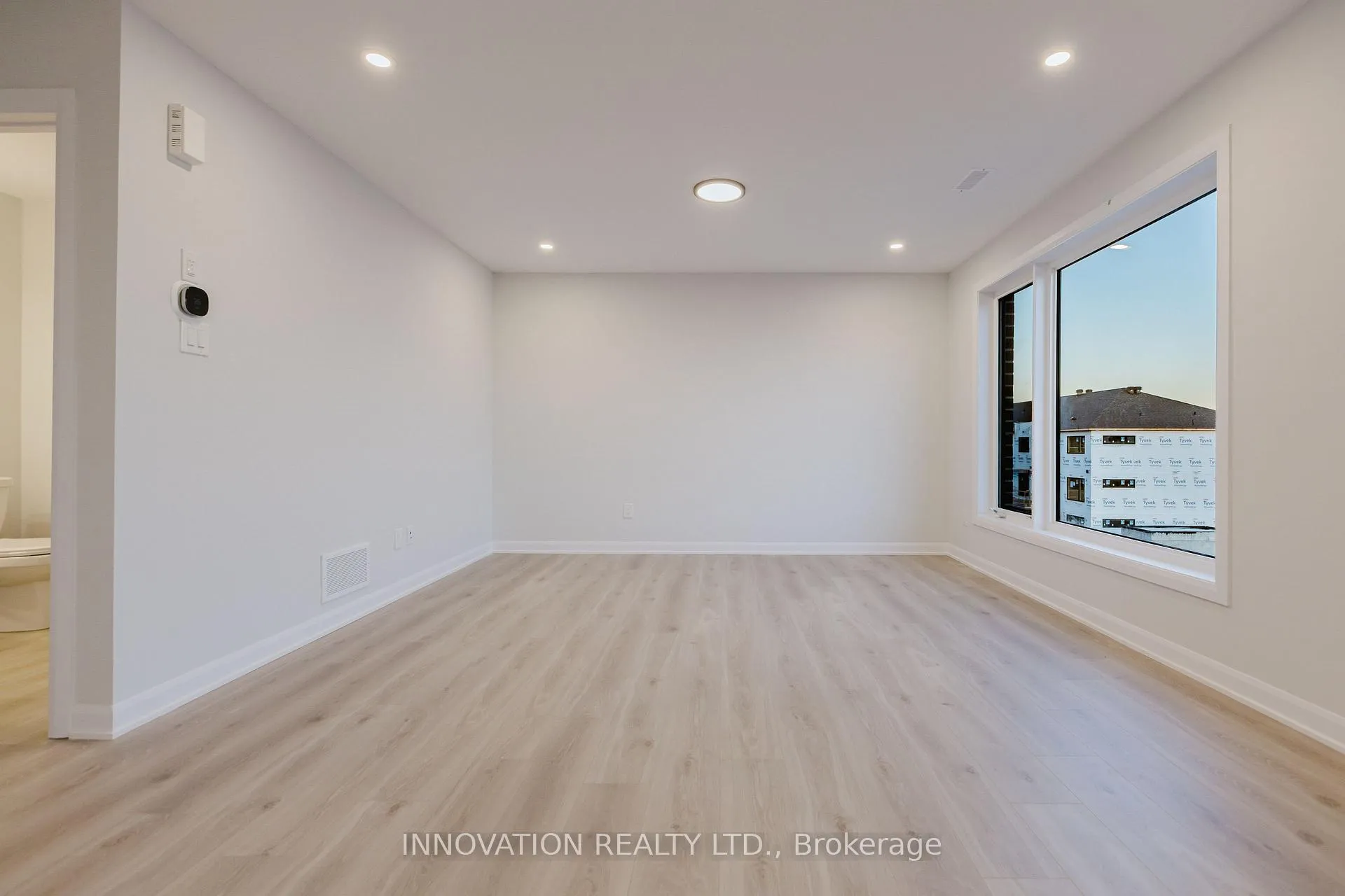 Photo 4 of Unit 15, 801 Glenroy Gilbert Drive, Ottawa, Barrhaven - Strandherd — HOMEH