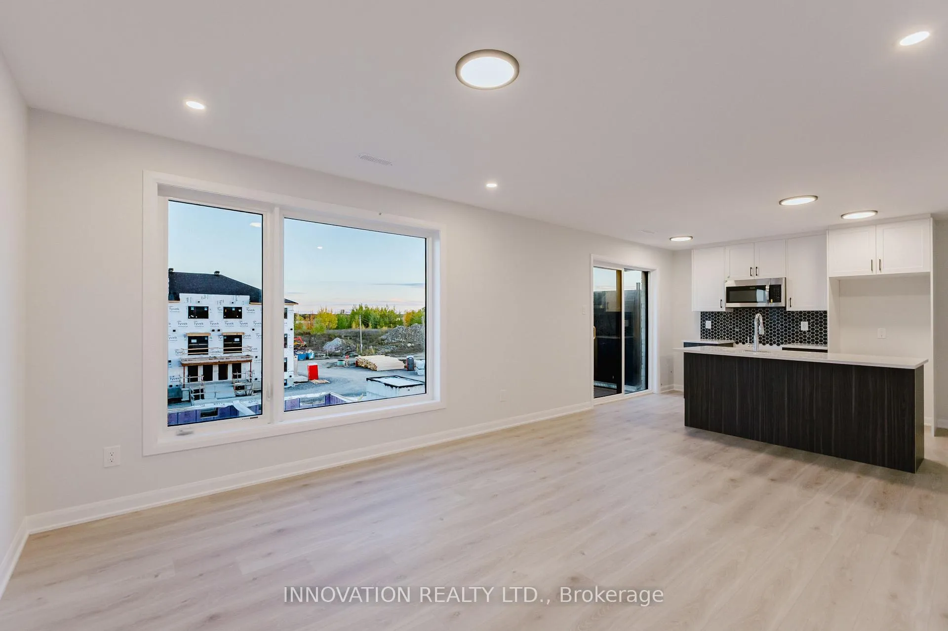 Photo 5 of Unit 15, 801 Glenroy Gilbert Drive, Ottawa, Barrhaven - Strandherd — HOMEH
