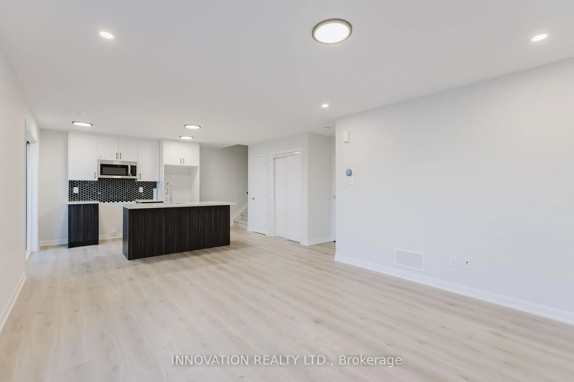 Photo 6 of Unit 15, 801 Glenroy Gilbert Drive, Ottawa, Barrhaven - Strandherd — HOMEH