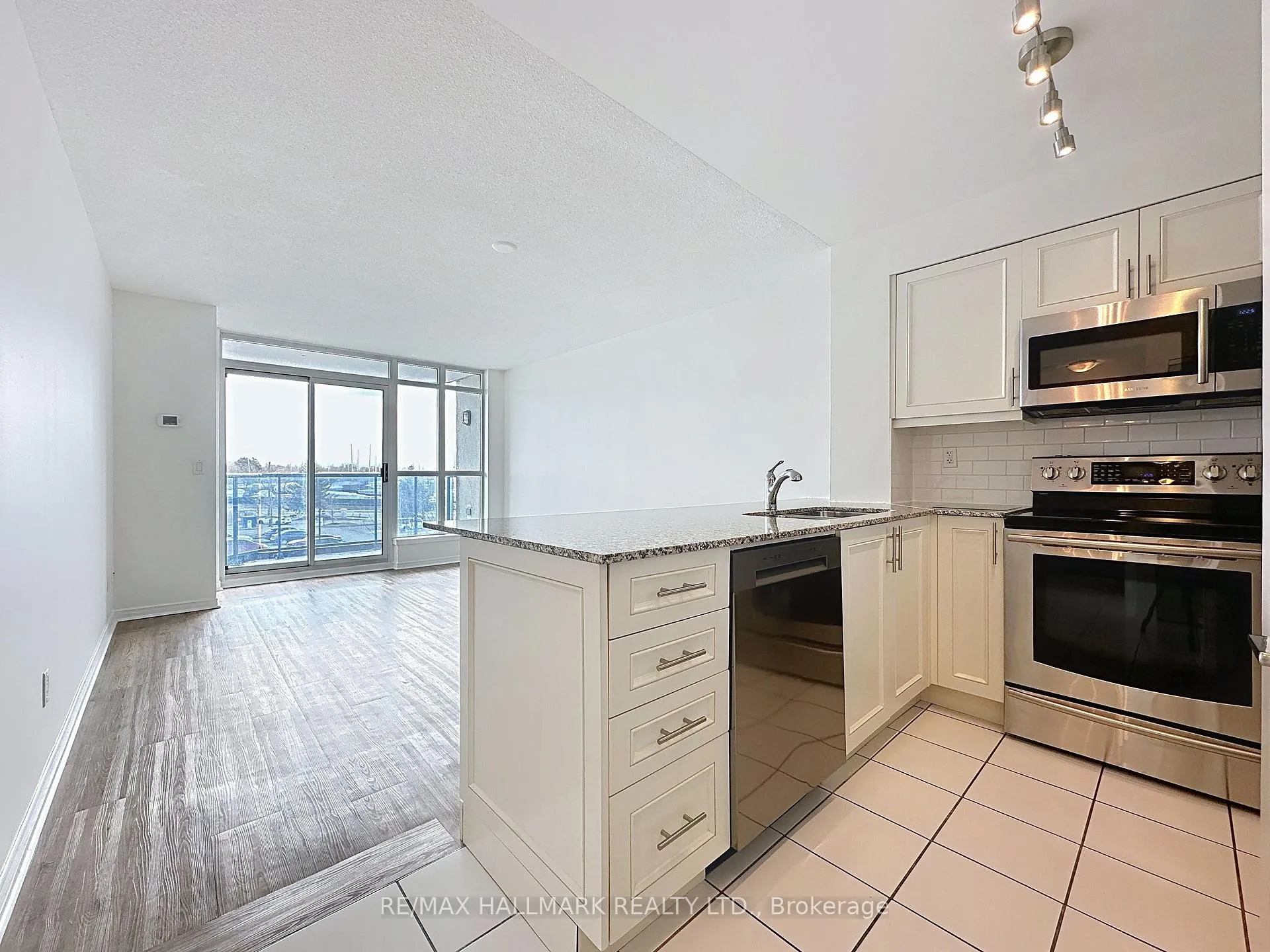 Photo 8 of Unit 208, 340 Watson Street W, Whitby, Port Whitby — HOMEH