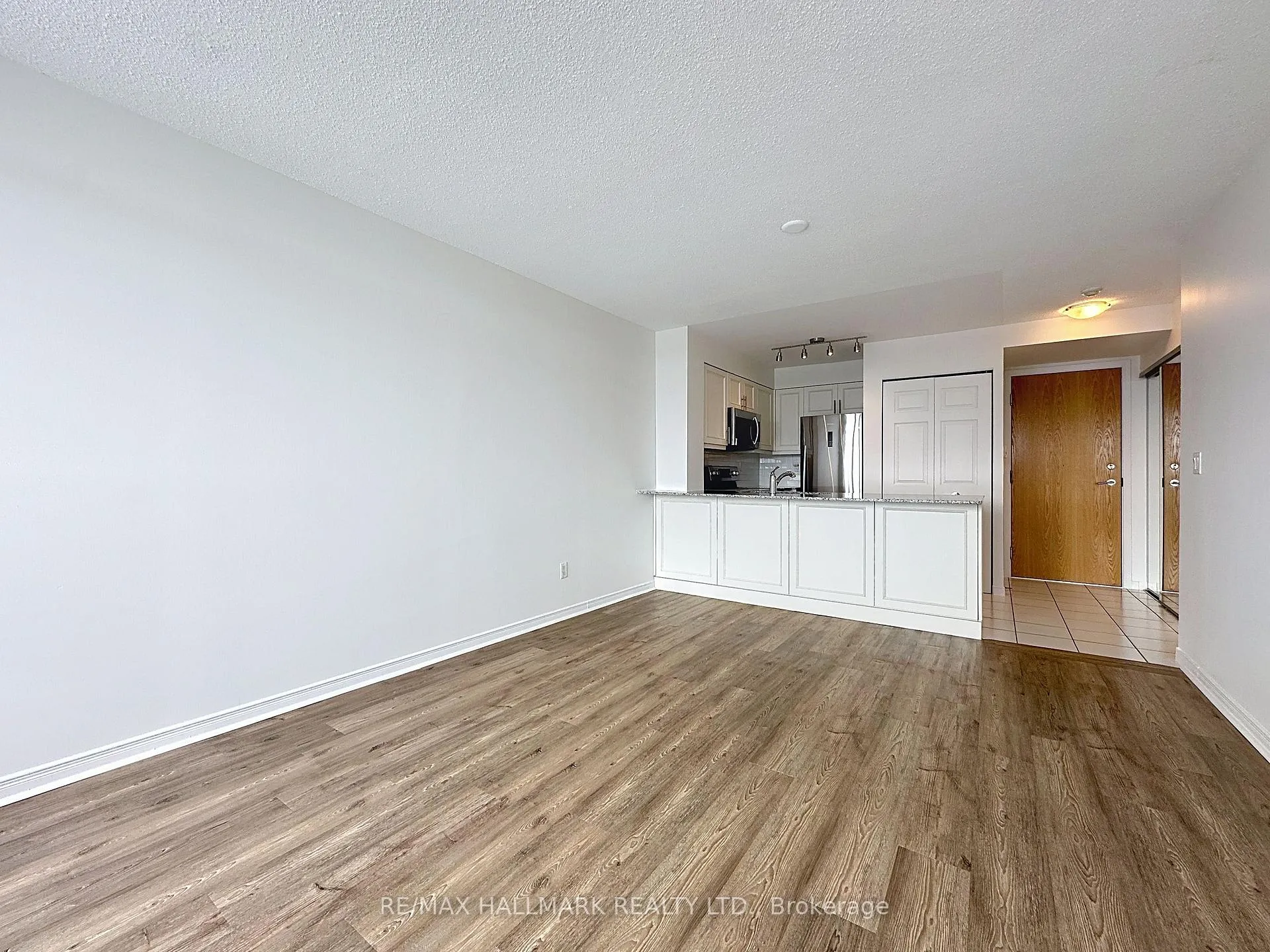 Photo 10 of Unit 208, 340 Watson Street W, Whitby, Port Whitby — HOMEH