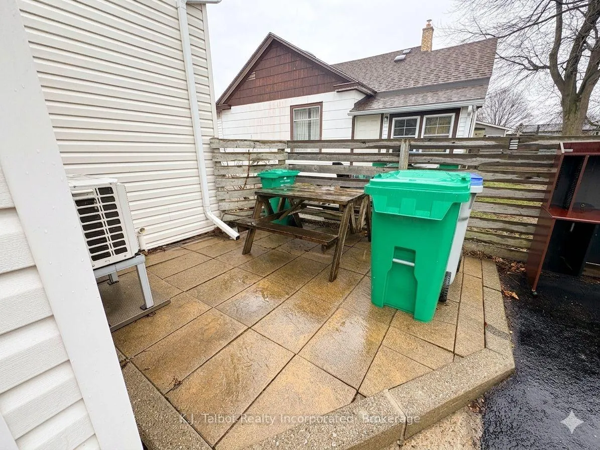 Photo 4 of 138 Britannia Road E, Goderich, Goderich (Town) — HOMEH