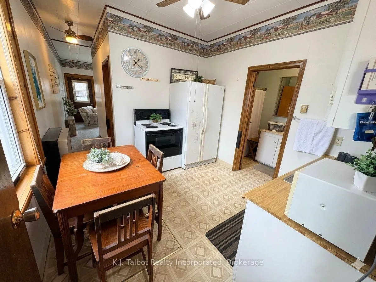 Photo 7 of 138 Britannia Road E, Goderich, Goderich (Town) — HOMEH