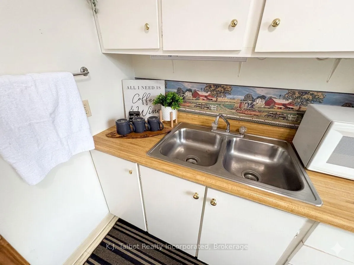 Photo 9 of 138 Britannia Road E, Goderich, Goderich (Town) — HOMEH