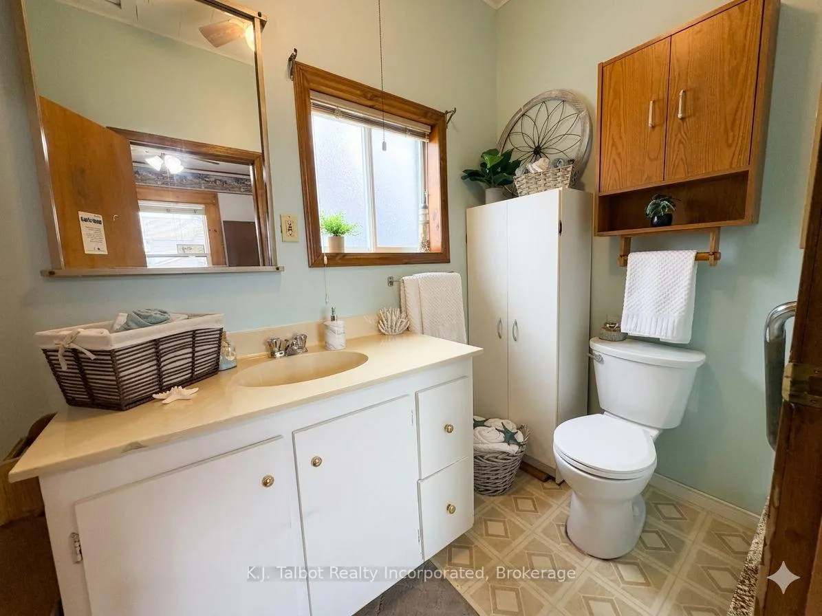 Photo 10 of 138 Britannia Road E, Goderich, Goderich (Town) — HOMEH