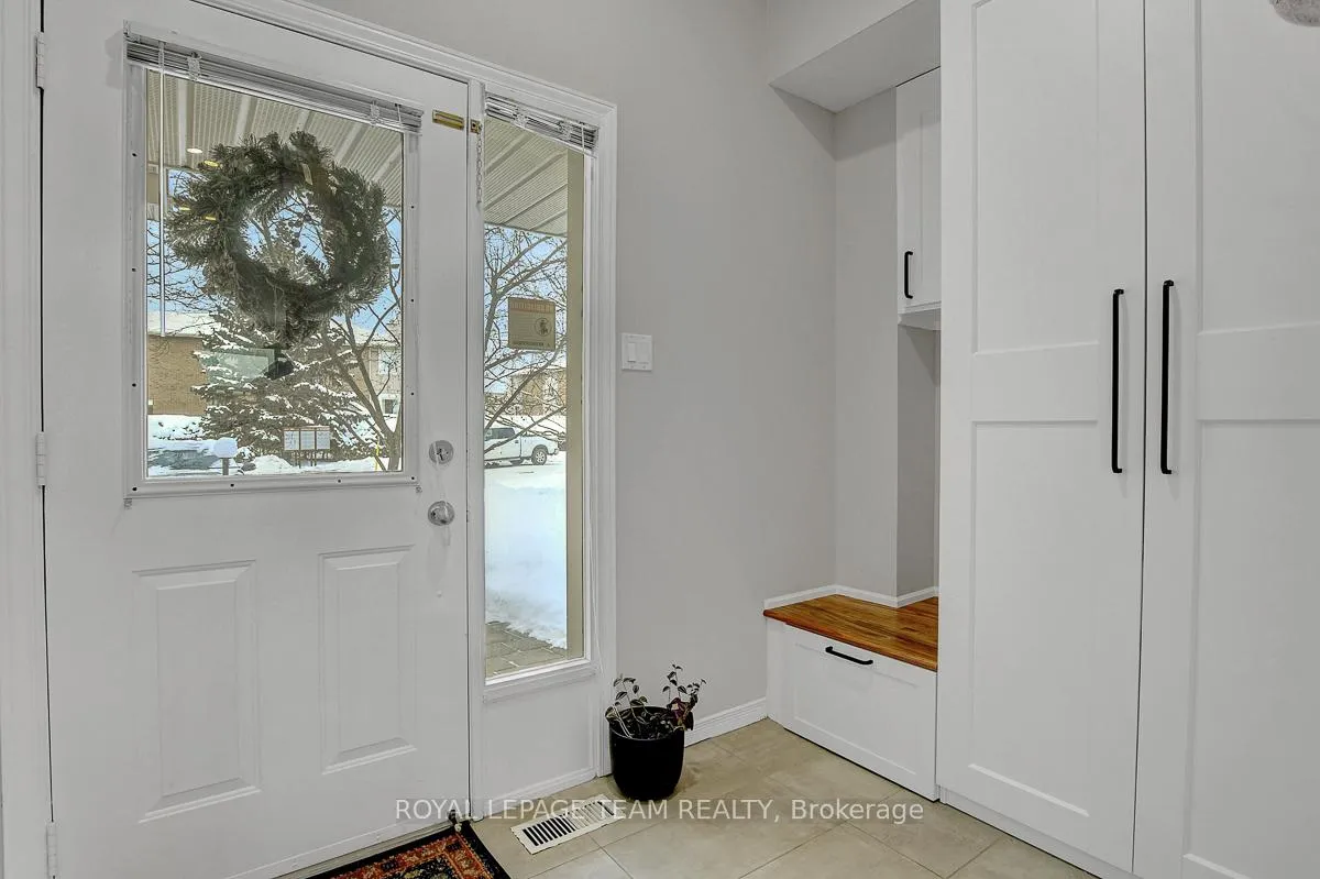 Photo 3 of 15 Willwood Crescent, Ottawa, Barrhaven - Cedargrove/Fraserdale — HOMEH