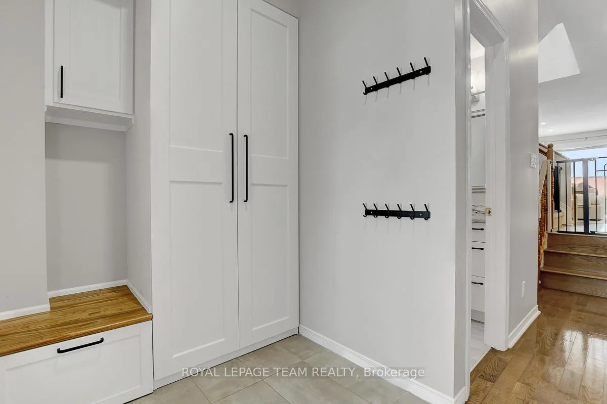 Photo 4 of 15 Willwood Crescent, Ottawa, Barrhaven - Cedargrove/Fraserdale — HOMEH
