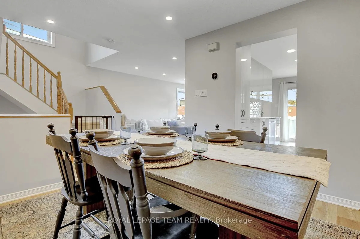 Photo 5 of 15 Willwood Crescent, Ottawa, Barrhaven - Cedargrove/Fraserdale — HOMEH