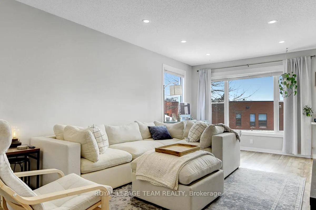 Photo 9 of 15 Willwood Crescent, Ottawa, Barrhaven - Cedargrove/Fraserdale — HOMEH
