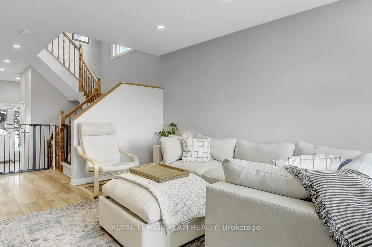 Photo 11 of 15 Willwood Crescent, Ottawa, Barrhaven - Cedargrove/Fraserdale — HOMEH